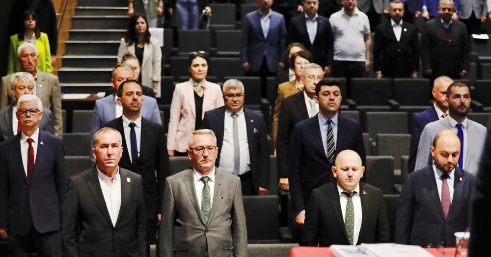 YENİ YÖNETİMİN İLK İCRAATI ENCÜMEN RÖVANŞI OLDU.. MUHALEFETE YER YOK!